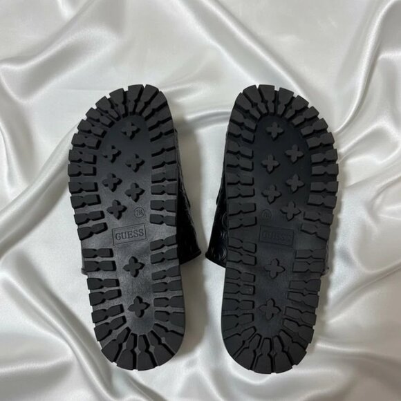 GUESS Woman's Size 7 Black Embossed Slide Sandals Adjustable Strap Slip-On Logo - Picture 4 of 4